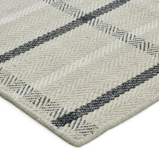 Toasted_Coconut_tattersall rug-crescent