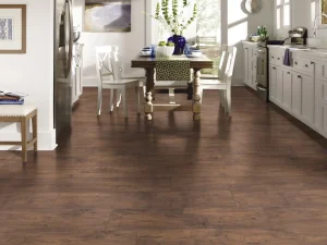 mannington-laminate-room--woodland_maple-fawn